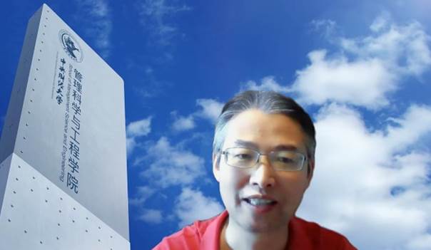 電腦螢?zāi)簧嫌腥说恼掌卸瓤尚哦让枋鲆炎詣由? alt=